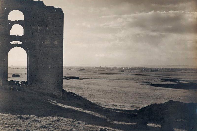 La Villa dei Quintili in una fotografia storica (Archivio PAAA, fine Ottocento).